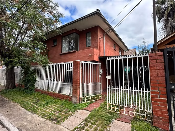 Casa en venta de 3 dorm. en Maipú