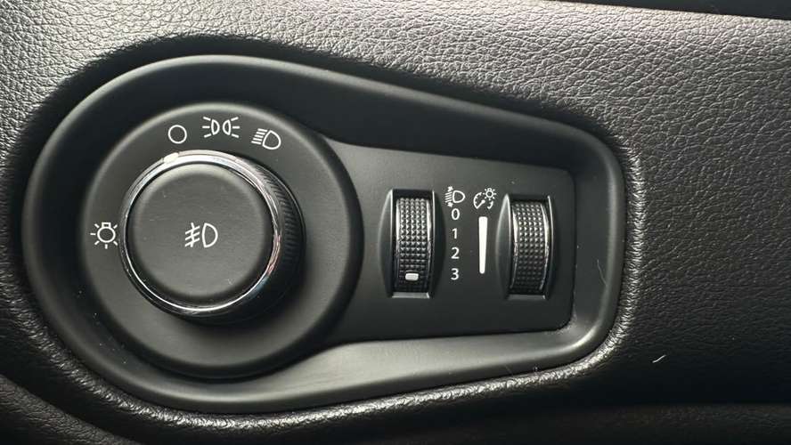 Jeep Renegade LONGITUD 1.8 AUT (2019) - Imagen 32