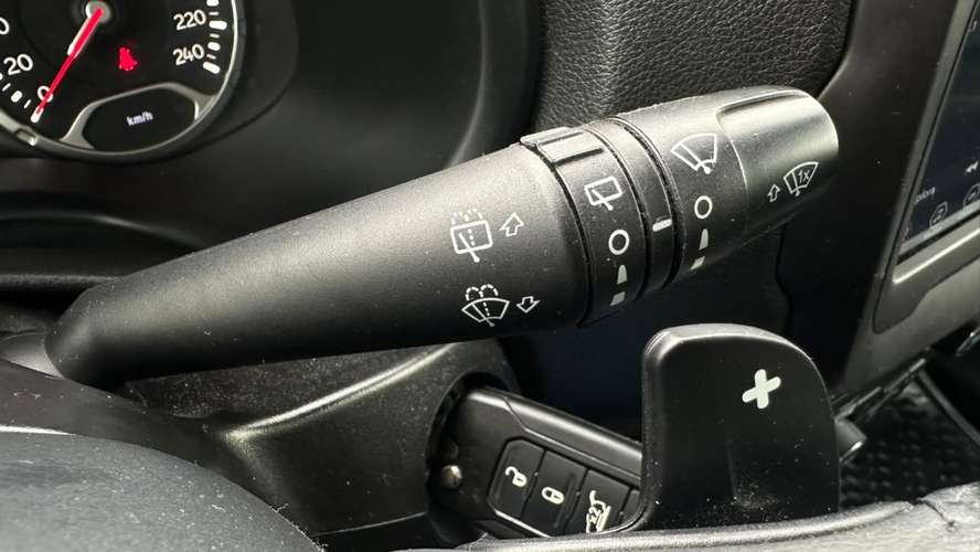 Jeep Renegade LONGITUD 1.8 AUT (2019) - Imagen 26