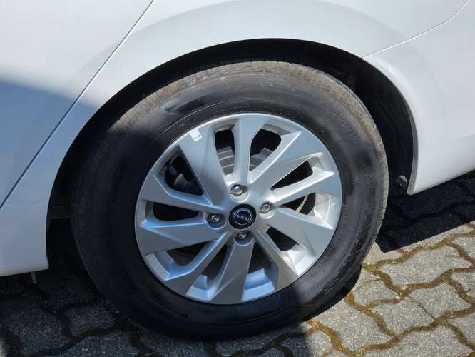 Nissan Versa 1.6 SENSE 4X2 MT 4P 2025 - Imagen 10