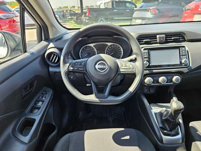Nissan Versa 1.6 SENSE 4X2 MT 4P 2025 - Imagen 12