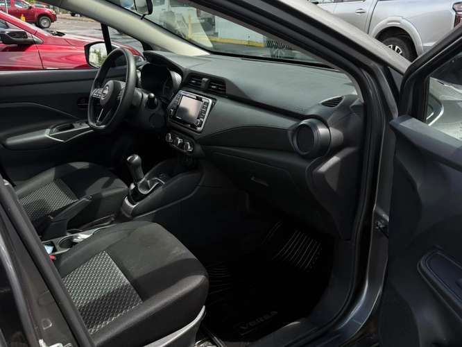 Nissan Versa 1.6 SENSE 4X2 MT 4P 2025 - Imagen 17