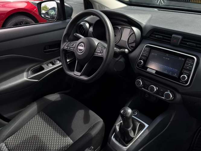 Nissan Versa 1.6 SENSE 4X2 MT 4P 2025 - Imagen 16