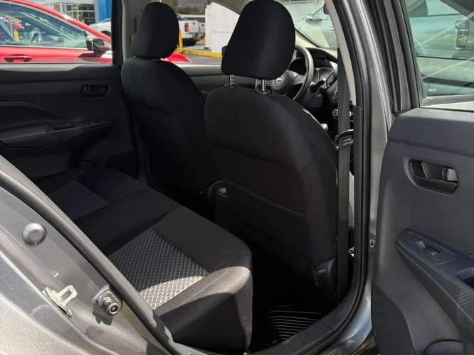 Nissan Versa 1.6 SENSE 4X2 MT 4P 2025 - Imagen 18