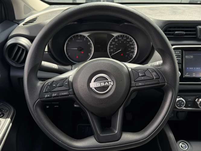 Nissan Versa 1.6 SENSE 4X2 MT 4P 2025 - Imagen 12