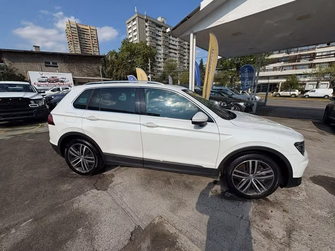 VOLKSWAGEN TIGUAN 2019 - Imagen 4