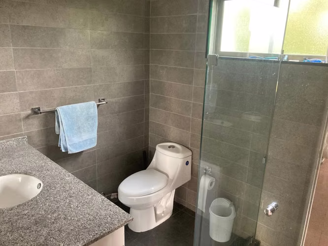 Moderna parcela con casa de 192 m² En Sto. Domingo. - Imagen 11