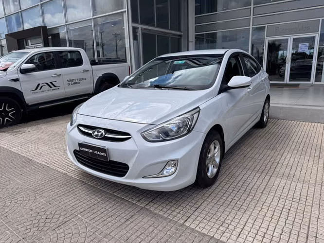 HYUNDAI ACCENT 1.4 RB SDN 6MT GL 2AB AC 4X2