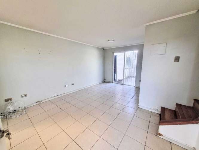 Amplia Casa 4D/3B gran patio delantero (185651)