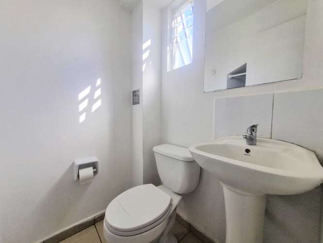 Amplia Casa 4D/3B gran patio delantero (185651)