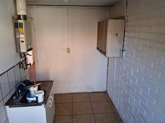 ARRIENDO CASA 2 DORMIT. 1 BAÑO- ESTACIONAM