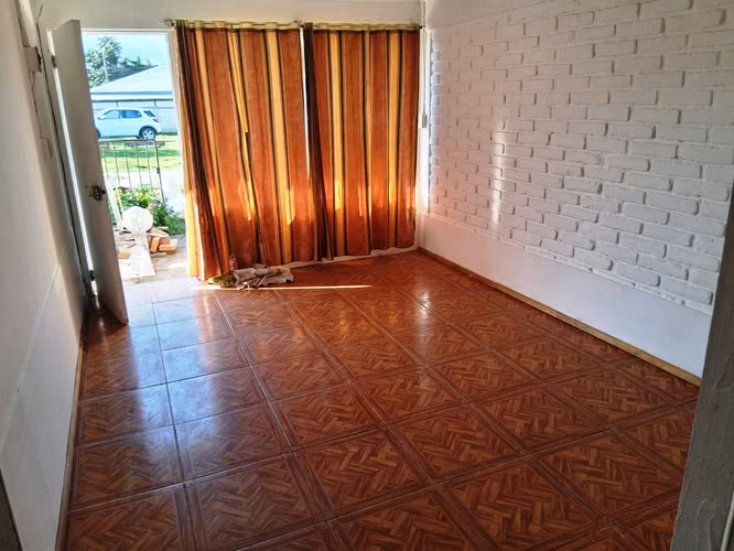 ARRIENDO CASA 2 DORMIT. 1 BAÑO- ESTACIONAM