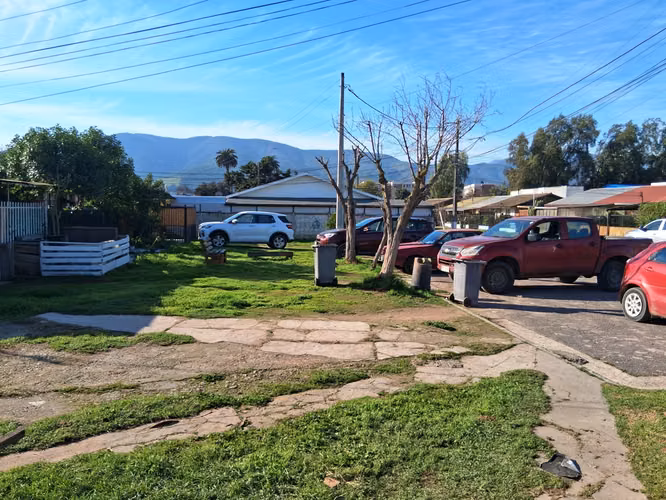 ARRIENDO CASA 2 DORMIT. 1 BAÑO- ESTACIONAM