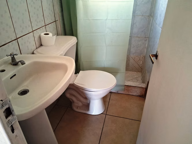 ARRIENDO CASA 2 DORMIT. 1 BAÑO- ESTACIONAM