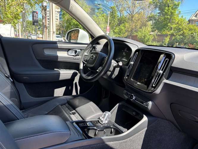 VOLVO XC40 2021 - Imagen 7
