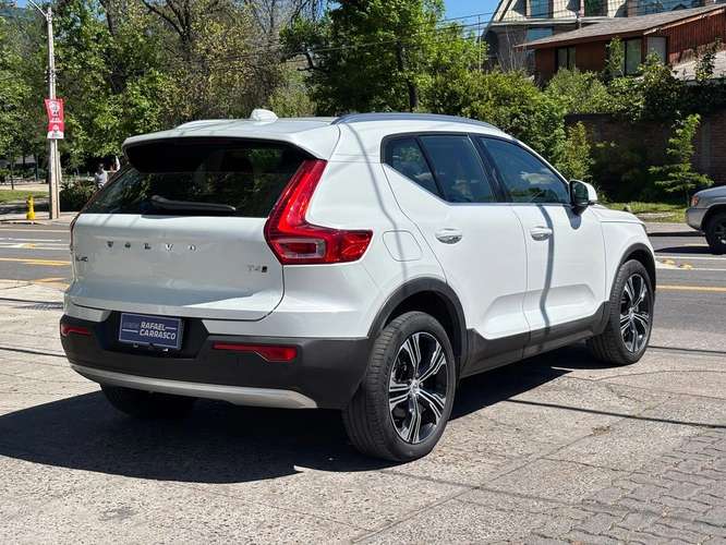 VOLVO XC40 2021 - Imagen 11
