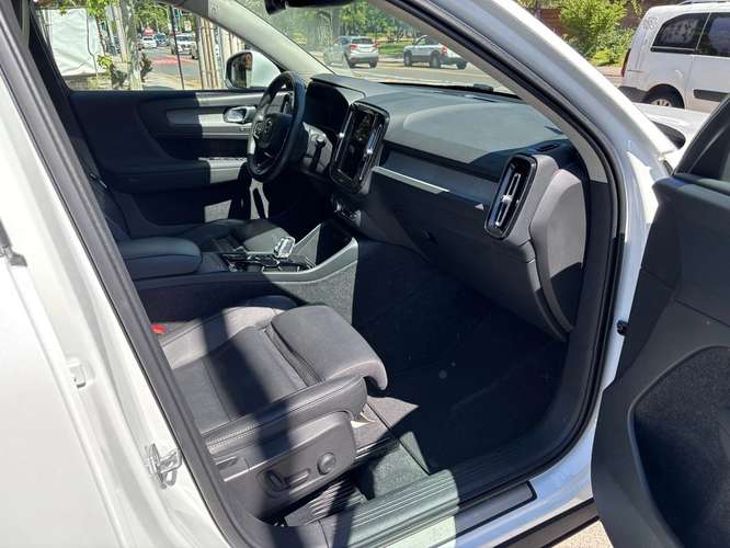 VOLVO XC40 2021 - Imagen 6