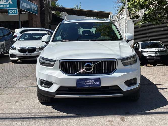 VOLVO XC40 2021 - Imagen 2