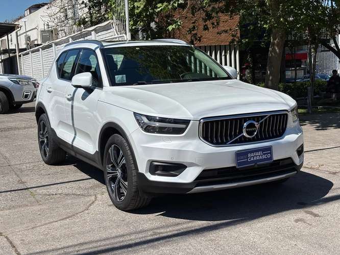 VOLVO XC40 2021 - Imagen 3