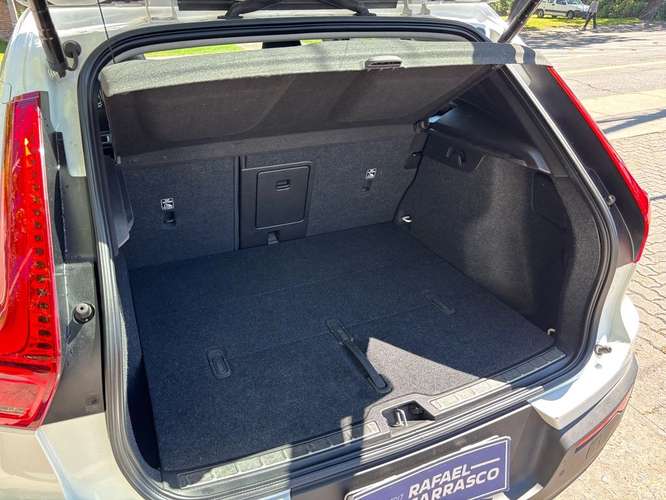 VOLVO XC40 2021 - Imagen 16