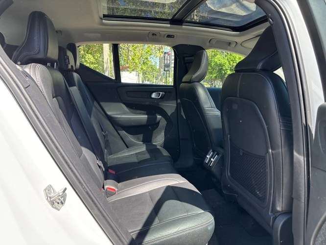 VOLVO XC40 2021 - Imagen 9