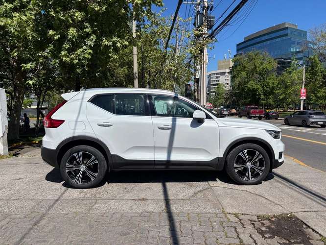 VOLVO XC40 2021 - Imagen 5