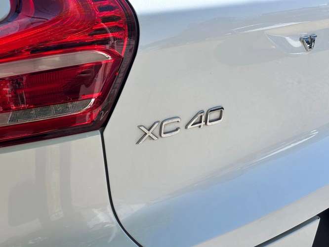 VOLVO XC40 2021 - Imagen 14