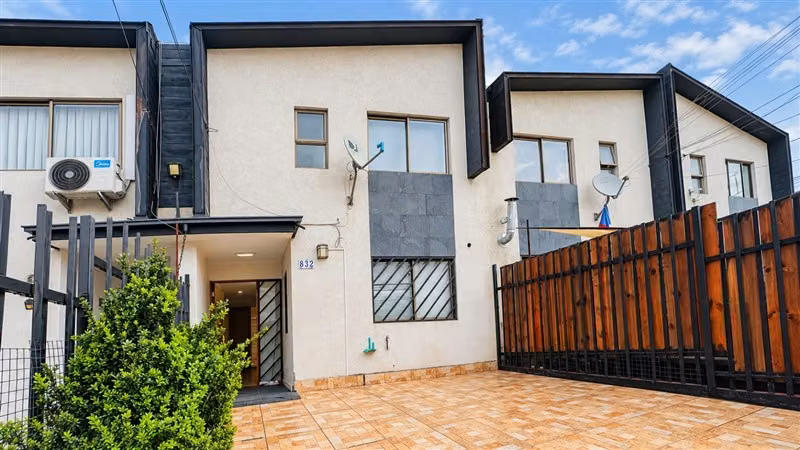 Casa en venta de 3d/3b/2e. en La Florida