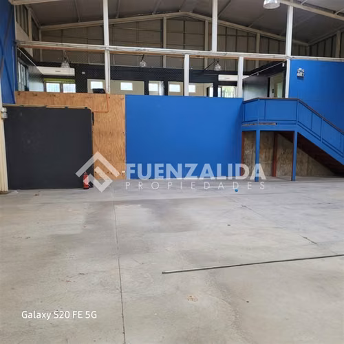 Amplio Local Comercial, con Galpón, en arriendo en Concón