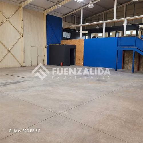 Amplio Local Comercial, con Galpón, en arriendo en Concón