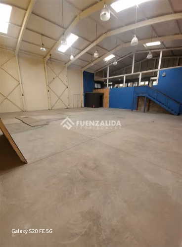 Amplio Local Comercial, con Galpón, en arriendo en Concón