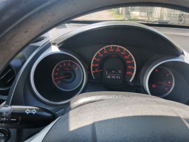Honda Fit 2012 LX 1.3 Automático CVT – Impecable, Pantalla 9", Al Día - Imagen 7