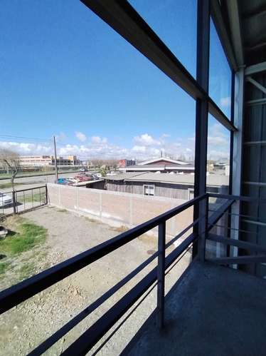 Amplia Bodega con Terreno en Estratégico Sector (185710)