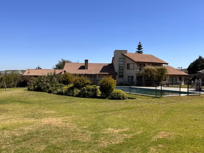 Excelente casa 360m2 en parcela 5.000m2, Limache - Imagen 1