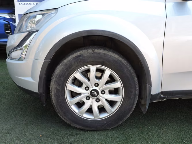 MAHINDRA XUV500 FL CRDE 2.2  2017