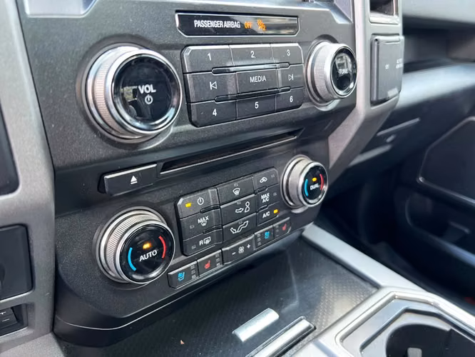 FORD F-150 RAPTOR 2018 - Imagen 17