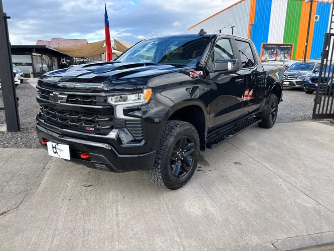CHEVROLET SILVERADO 5.3 LT TRAIL BOSS Z71 4X4 AT 2024