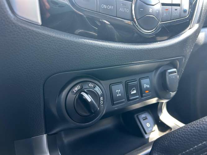 NISSAN NP300 2.3 LE DIESEL 4WD DOB.CAB. MT 2019 - Imagen 16