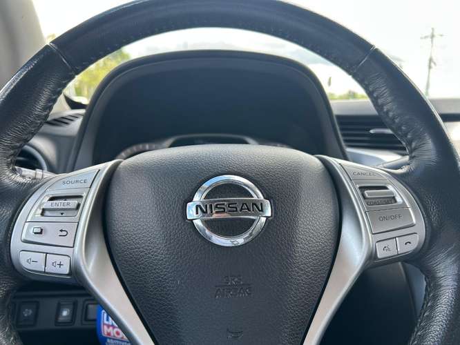 NISSAN NP300 2.3 LE DIESEL 4WD DOB.CAB. MT 2019 - Imagen 20