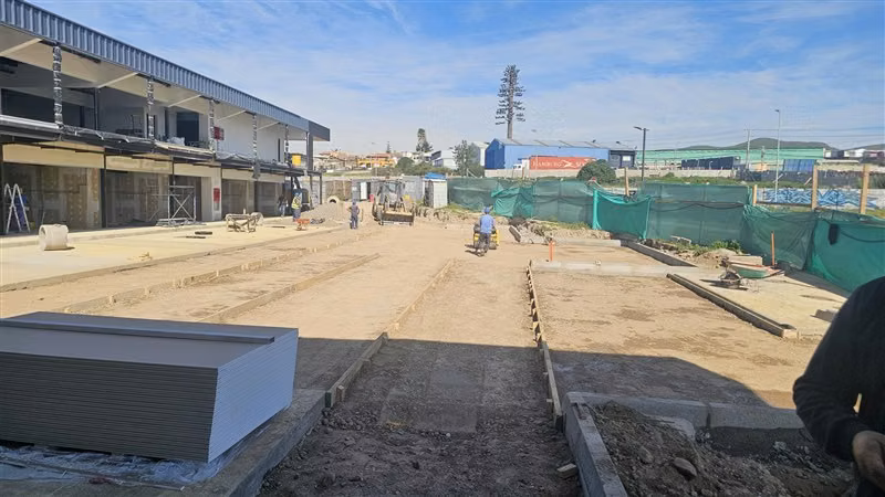 LOCAL COMERCIAL Strip Center Mc Donald - Imagen 7