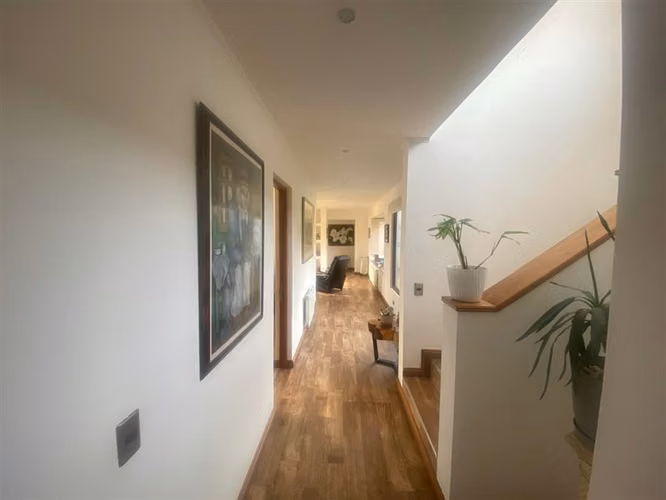 CASA AP117 Trebulco 5 dormitorios 5 baños más baño visitas, 615 m2 municipales en 7.237 de terreno Piscina, tuba y sauna
