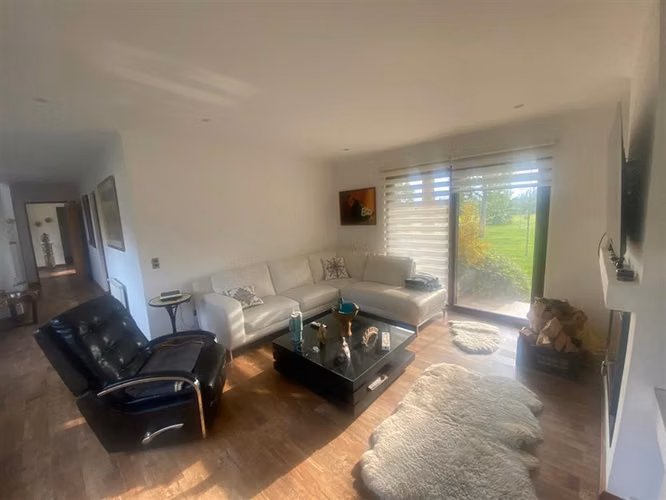 CASA AP117 Trebulco 5 dormitorios 5 baños más baño visitas, 615 m2 municipales en 7.237 de terreno Piscina, tuba y sauna