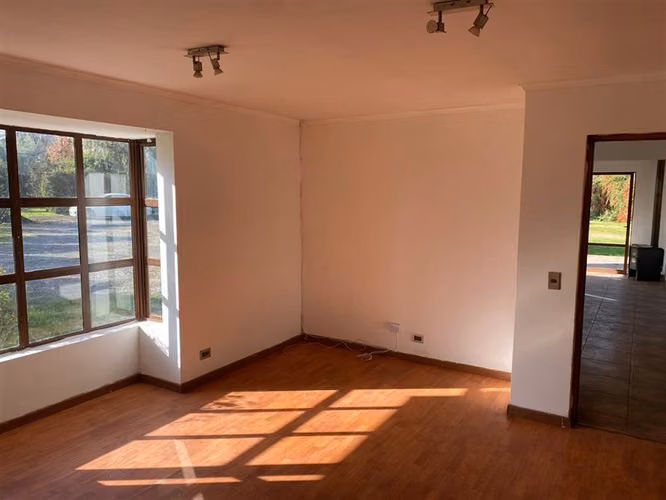 CASA Condominio don Ladislao 210 m2 construidos en 3200 de terreno, 3D 3B sala de estar y pieza de servicio