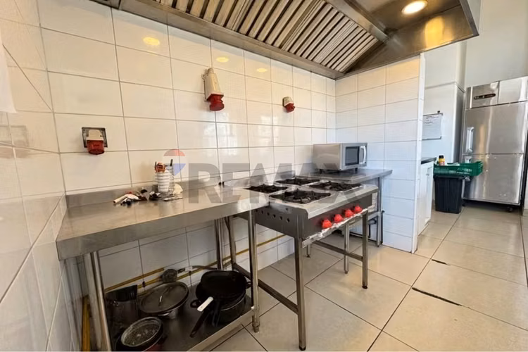 Oportunidad comercial en open montemar