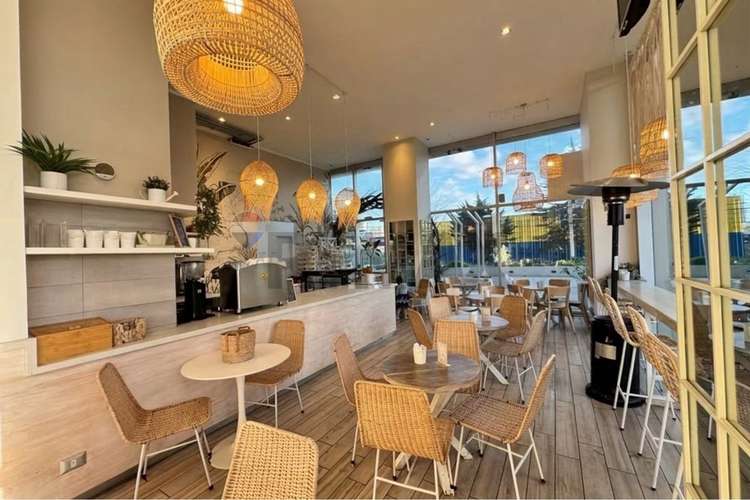 Oportunidad comercial en open montemar