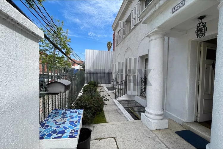 Casa con múltiples posibilidades en providencia - Imagen 2