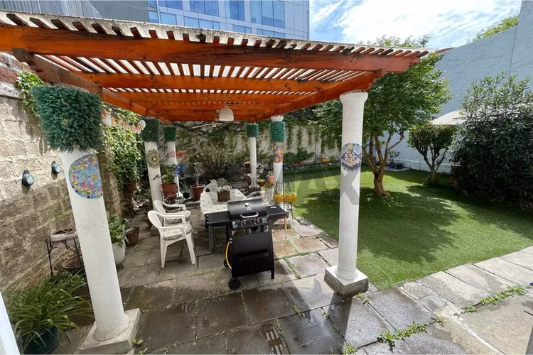Casa con múltiples posibilidades en providencia - Imagen 29