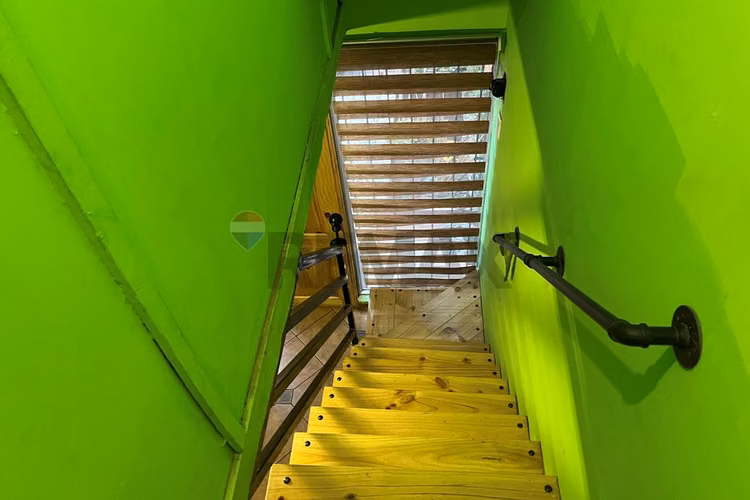 Casa de 2 niveles con excelente ubicación - Imagen 11
