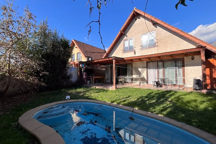 4d + 3b + piscina + condominio