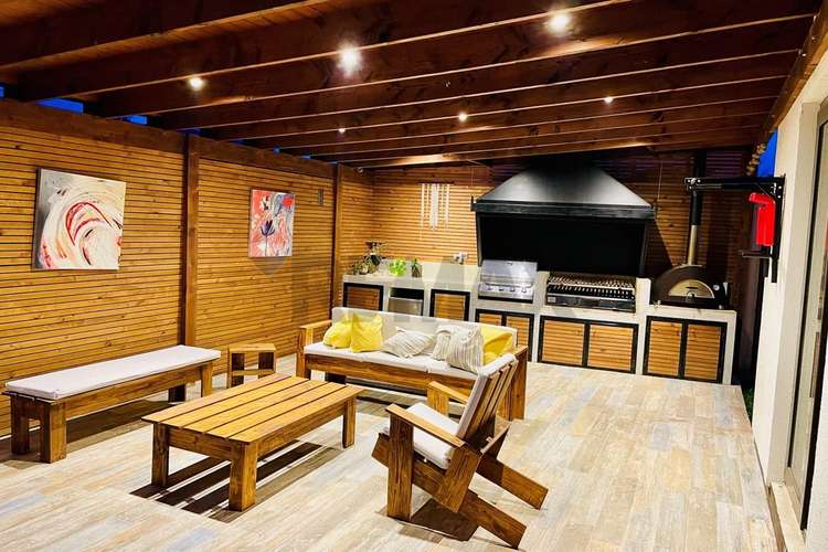 Casa en condominio de 4d+4b con moderno quincho - Imagen 2